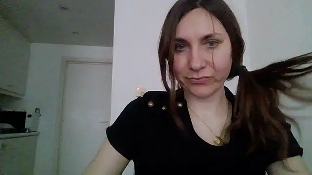 Snapshot of JasmineGlamour chatting on 03/12/26, 04:46 JasmineGlamour online show from 03/12/26, 04:46