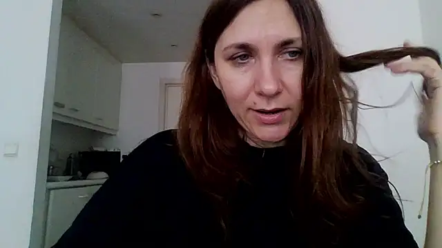 Snapshot of JasmineGlamour chatting on 03/17/26, 09:23 JasmineGlamour online show from 03/17/26, 09:23