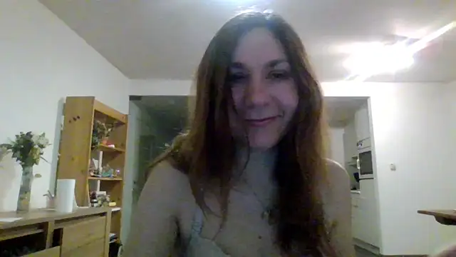Snapshot of JasmineGlamour chatting on 03/18/26, 11:41 JasmineGlamour online show from 03/18/26, 11:41