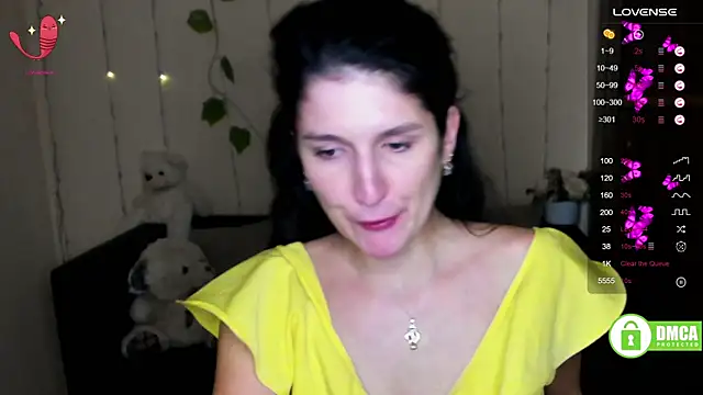 Alianna Solo Kisses online show from 02/12/25, 12:55