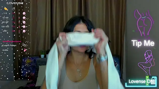 Alianna Solo Kisses online show from 10/24/25, 11:28