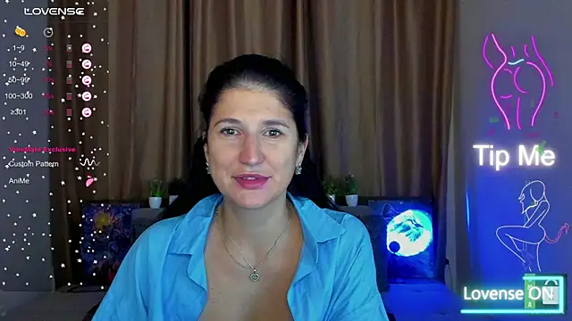 Alianna Solo Kisses online show from 10/31/25, 06:25