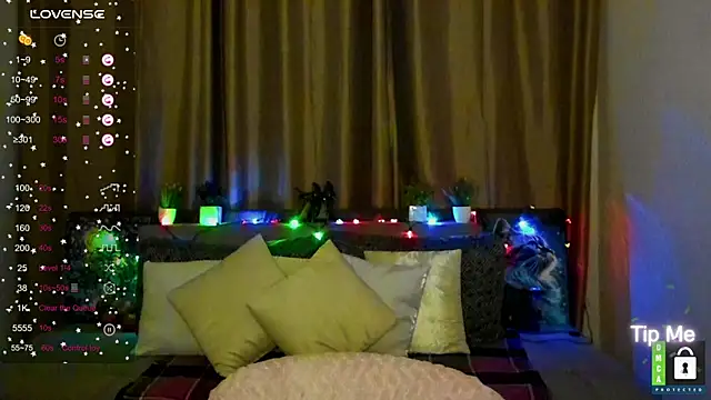 Alianna Solo Kisses online show from 12/02/25, 11:59