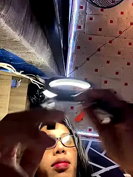 whiteladyboy online show from 12/05/25, 10:46