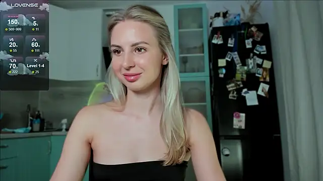 Snapshot of Sp1cyme chatting on 12/16/24, 04:27 Sp1cyme online show from 12/16/24, 04:27