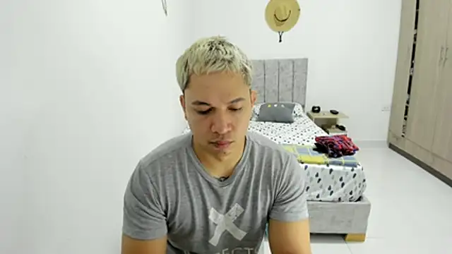 Snapshot of Valerioe chatting on 05/27/26, 08:55 Valerioe online show from 05/27/26, 08:55