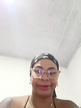 Melanie candy  online show from 03/10/26, 07:41