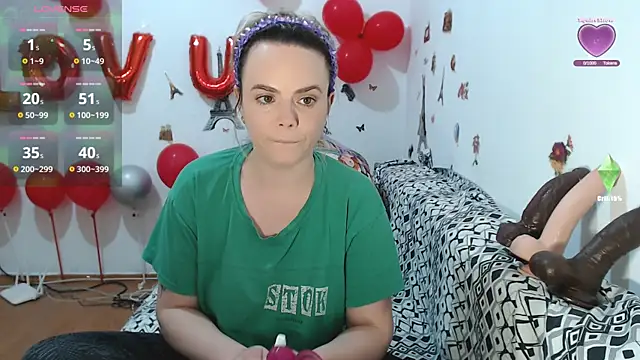 hotmilf4uxxx online show from 03/18/26, 10:07