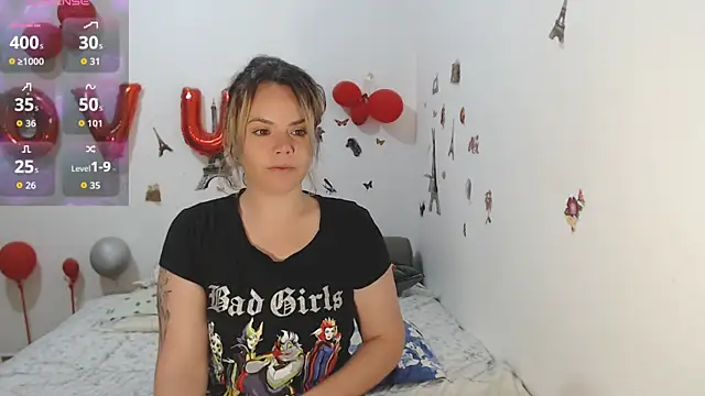 Snapshot of hotmilf4uxxx chatting on 07/10/26, 10:29 hotmilf4uxxx online show from 07/10/26, 10:29