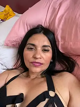 paolagomez  online show from 12/15/24, 06:26