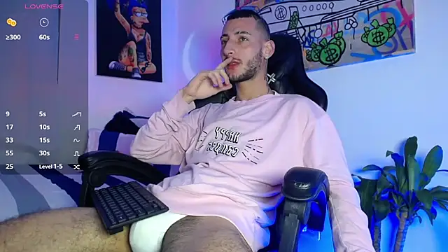 Snapshot of Sxxthiago chatting on 12/27/24, 01:43 Sxxthiago online show from 12/27/24, 01:43
