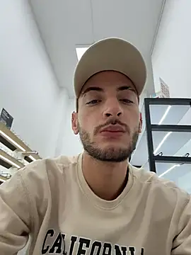Snapshot of Sxxthiago chatting on 12/03/25, 07:23 Sxxthiago online show from 12/03/25, 07:23
