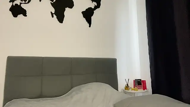 Embersweetbunny online show from 02/04/25, 01:59