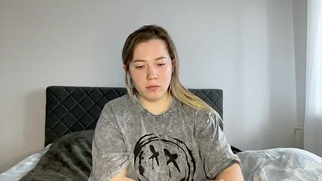 Embersweetbunny online show from 03/21/25, 08:28