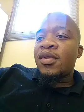 Snapshot of shotgunDee chatting on 11/25/25, 02:06 shotgunDee online show from 11/25/25, 02:06