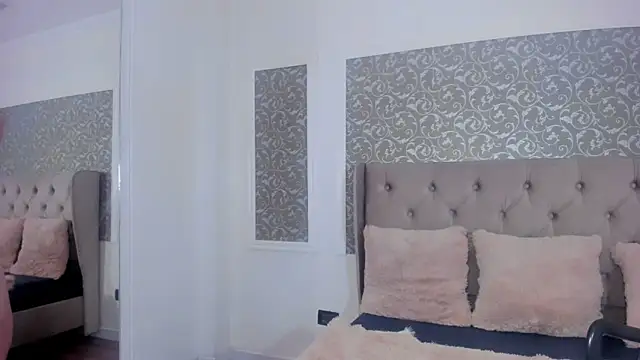 Snapshot of IssadoraJames chatting on 09/20/25, 01:56 IssadoraJames online show from 09/20/25, 01:56