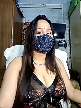 Snapshot of albelasummi702 chatting on 12/07/24, 01:18 albelasummi702 online show from 12/07/24, 01:18