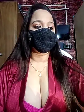 Snapshot of albelasummi702 chatting on 02/17/25, 01:42 albelasummi702 online show from 02/17/25, 01:42