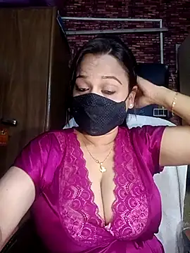 Snapshot of albelasummi702 chatting on 02/18/25, 05:42 albelasummi702 online show from 02/18/25, 05:42