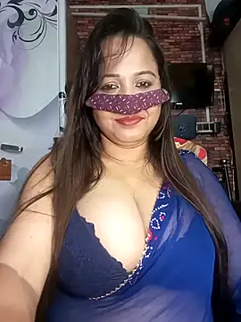 Snapshot of albelasummi702 chatting on 10/06/25, 03:31 albelasummi702 online show from 10/06/25, 03:31