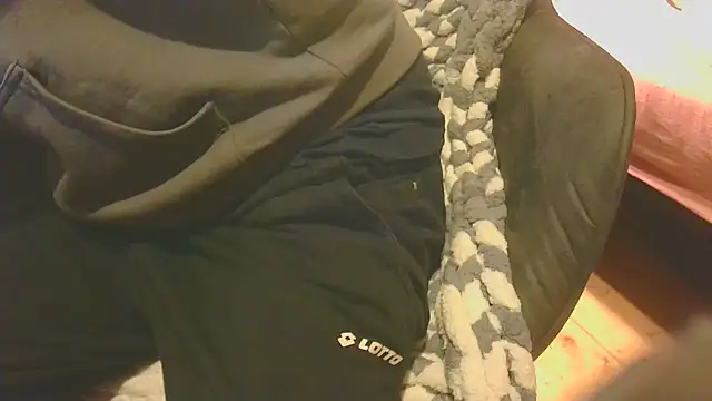 Snapshot of T0Yforeskin chatting on 04/24/26, 08:00 T0Yforeskin online show from 04/24/26, 08:00