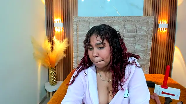 Lizzie Williams  online show from 02/05/25, 07:18