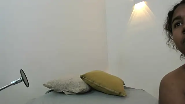 Lizzie Williams  online show from 10/29/25, 03:09