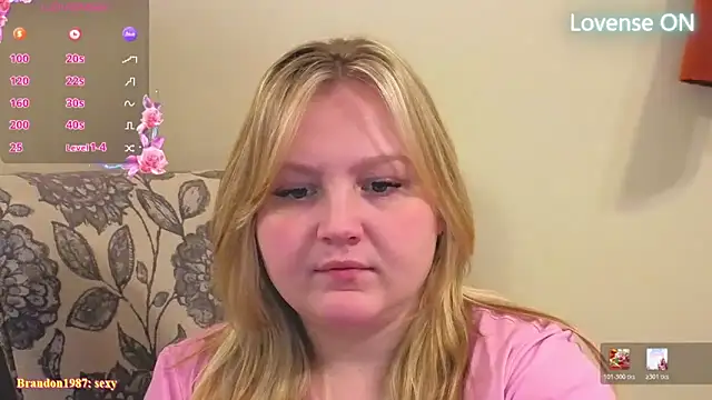 Snapshot of PhatAssBlond chatting on 04/19/26, 09:50 PhatAssBlond online show from 04/19/26, 09:50