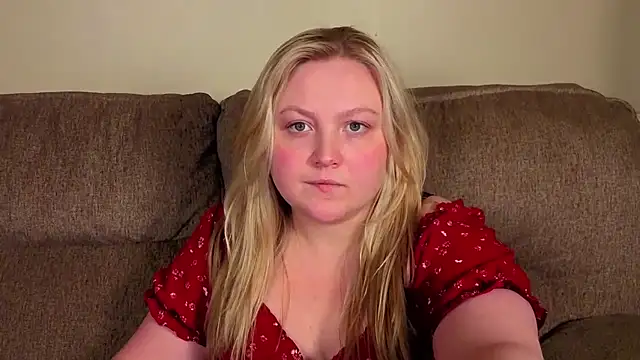 Snapshot of PhatAssBlond chatting on 06/26/26, 01:43 PhatAssBlond online show from 06/26/26, 01:43