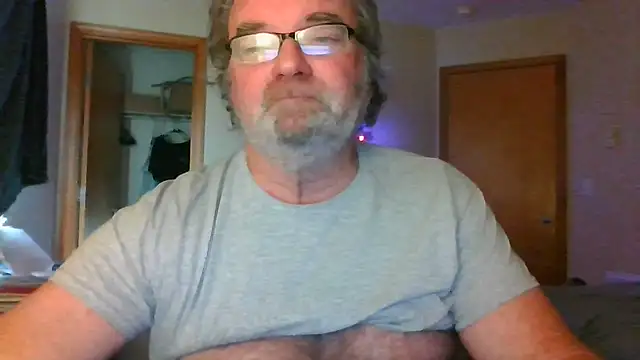 Snapshot of Doherty10 chatting on 12/13/25, 10:04 Doherty10 online show from 12/13/25, 10:04