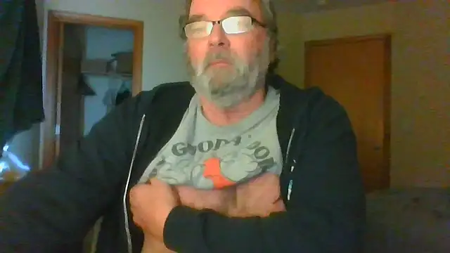 Snapshot of Doherty10 chatting on 03/31/26, 08:42 Doherty10 online show from 03/31/26, 08:42