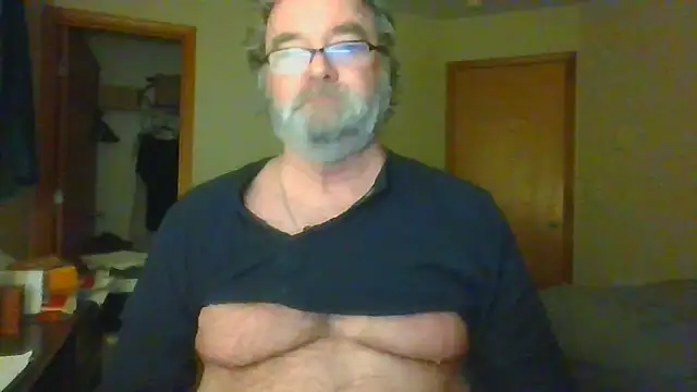 Snapshot of Doherty10 chatting on 04/03/26, 12:47 Doherty10 online show from 04/03/26, 12:47
