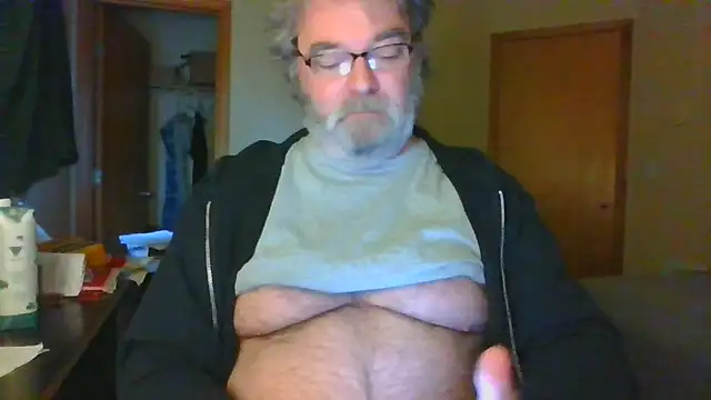 Snapshot of Doherty10 chatting on 04/08/26, 07:47 Doherty10 online show from 04/08/26, 07:47