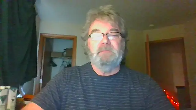 Snapshot of Doherty10 chatting on 04/15/26, 08:31 Doherty10 online show from 04/15/26, 08:31