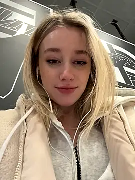 SSSATIVA model online show from 10/14/25, 11:00