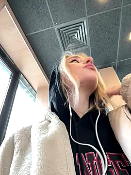 SSSATIVA model online show from 10/19/25, 01:39