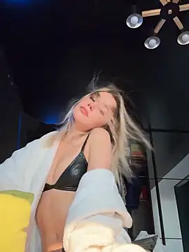 SSSATIVA model online show from 10/25/25, 05:26