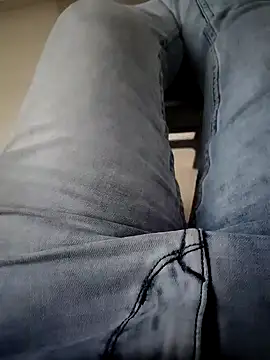 Snapshot of SplitPrestige19 chatting on 11/20/25, 11:32 SplitPrestige19 online show from 11/20/25, 11:32