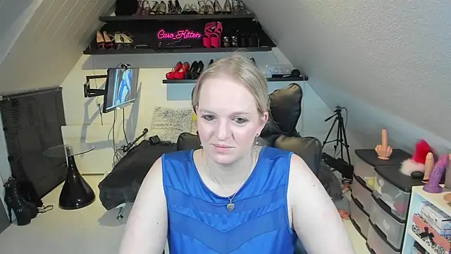 Snapshot of caro_kitten chatting on 01/10/25, 08:18 caro kitten online show from 01/10/25, 08:18