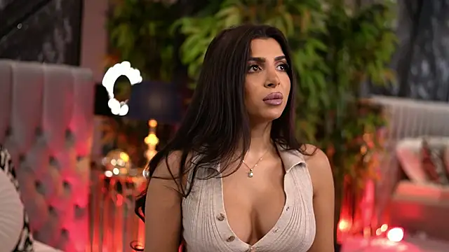 Snapshot of NicoleCellini chatting on 12/19/25, 07:32 NicoleCellini online show from 12/19/25, 07:32