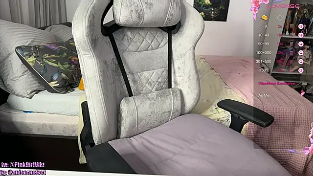 unicornsfeet online show from 03/20/25, 04:09