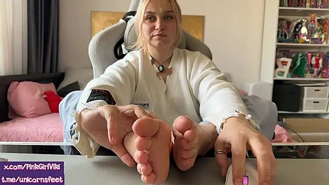 Snapshot of unicornsfeet chatting on 03/29/26, 10:48 unicornsfeet online show from 03/29/26, 10:48