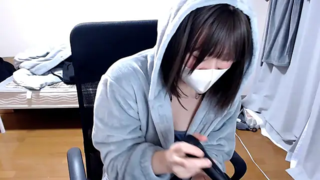 izumi  123 online show from 02/10/25, 11:02