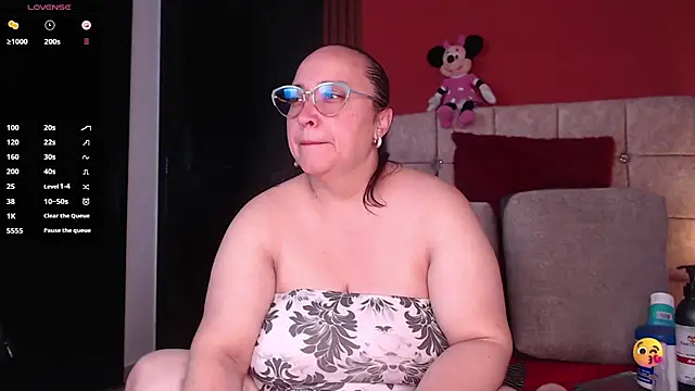 Snapshot of Natasha26_ chatting on 09/30/25, 07:19 Natasha26  online show from 09/30/25, 07:19
