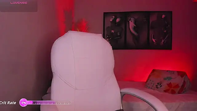 Snapshot of DollyWalker chatting on 12/01/25, 08:25 DollyWalker online show from 12/01/25, 08:25