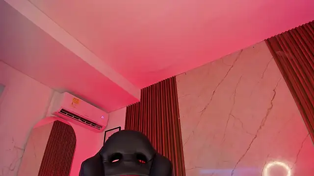 Emiilycollins online show from 12/12/24, 09:04