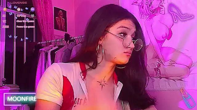 Snapshot of moonfiredancer chatting on 10/02/25, 06:31 moonfiredancer online show from 10/02/25, 06:31