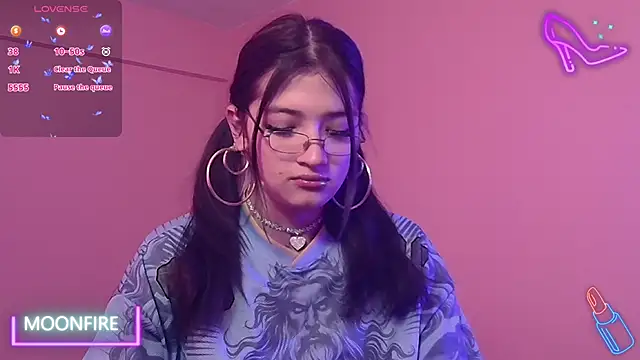 Snapshot of moonfiredancer chatting on 11/27/25, 11:12 moonfiredancer online show from 11/27/25, 11:12