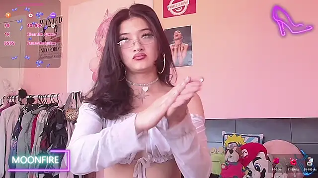 Snapshot of moonfiredancer chatting on 12/16/25, 03:06 moonfiredancer online show from 12/16/25, 03:06