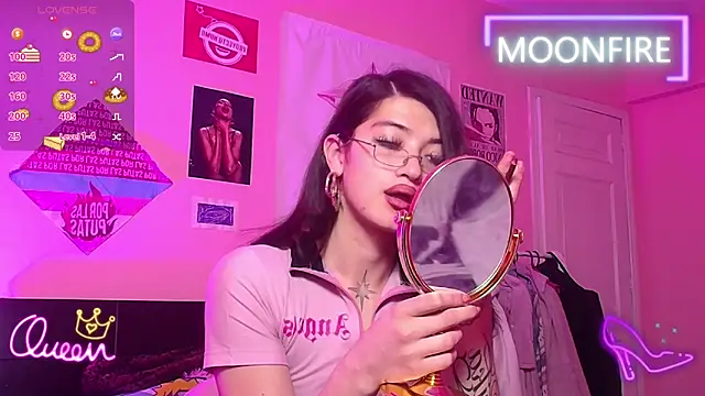 Snapshot of moonfiredancer chatting on 04/10/26, 10:53 moonfiredancer online show from 04/10/26, 10:53